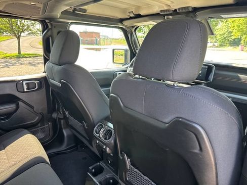 Used 2026 Jeep Gladiator Mojave AWD/4WD image 32