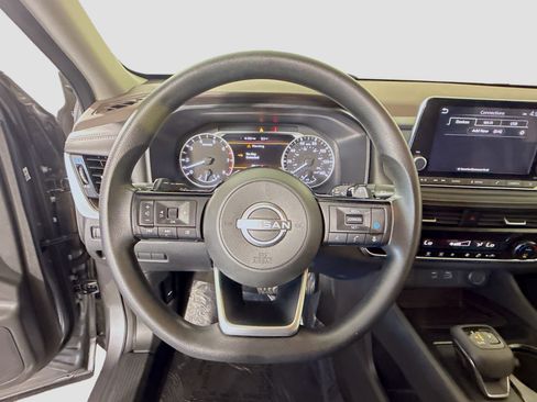 Used 2022 Nissan Rogue SV FWD image 13