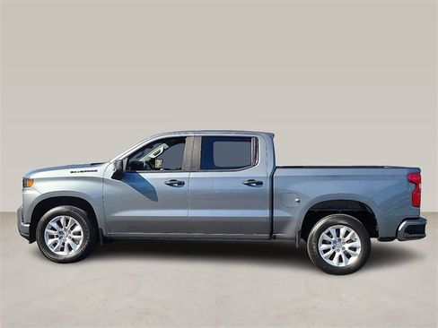 Used 2020 Chevrolet Silverado 1500 Custom w/ Custom Value Package image 4