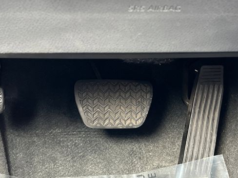 Used 2022 Toyota Camry SE image 43