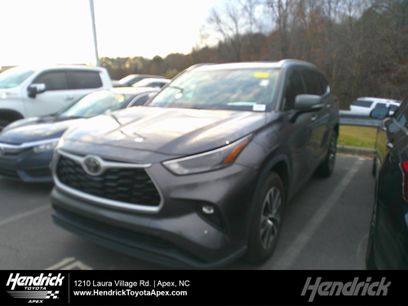 Used 2022 Toyota Highlander XLE