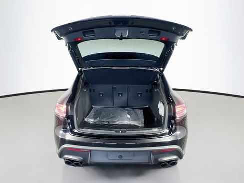 Used 2024 Porsche Macan AWD/4WD image 29