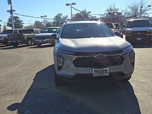 New 2026 Chevrolet Trax RS w/ Sunroof Package image 4