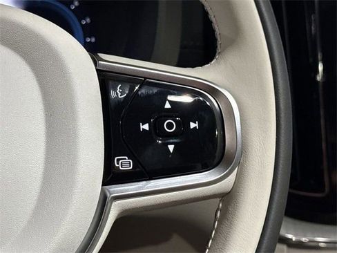 New 2025 Volvo XC60 B5 Ultra w/ Protection Package Premier image 11