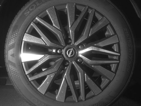 Used 2025 Nissan Altima 2.5 SV FWD image 18