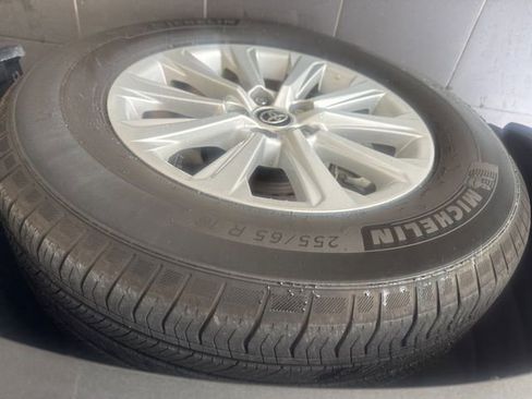 Used 2024 Toyota Grand Highlander XLE FWD image 2