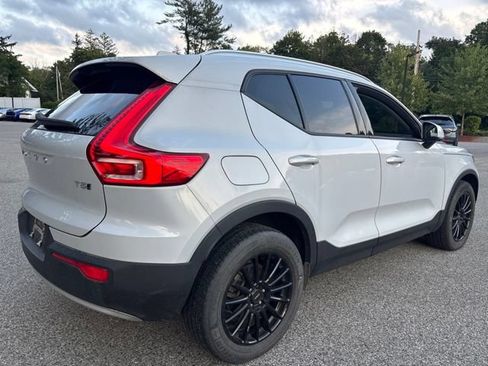 Used 2022 Volvo XC40 T5 Momentum AWD/4WD image 7