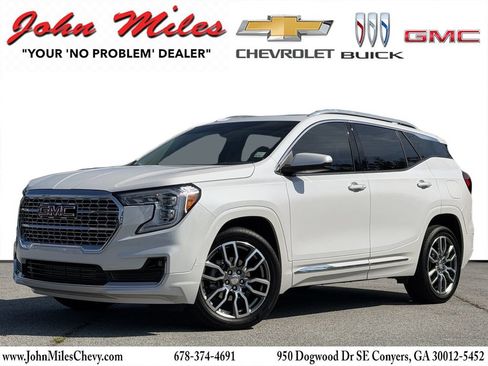 Used 2024 GMC Terrain Denali AWD/4WD image 1