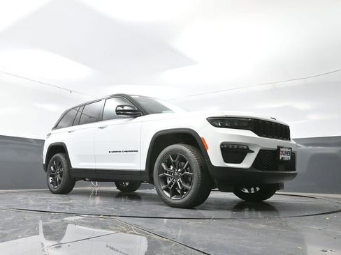 New 2025 Jeep Grand Cherokee Limited w/ Trailer Tow Package image 48
