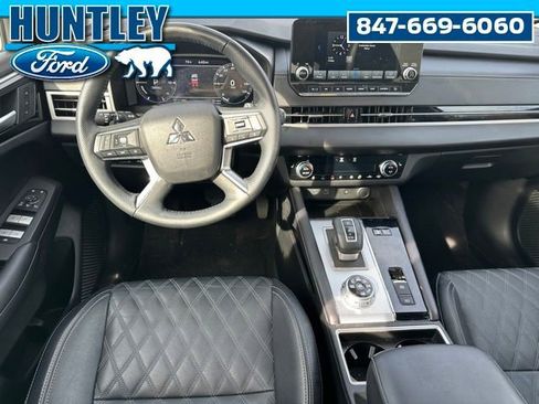 Used 2024 Mitsubishi Outlander SEL Black Edition AWD/4WD image 18