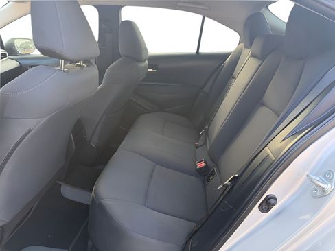 Used 2021 Toyota Corolla LE FWD image 14