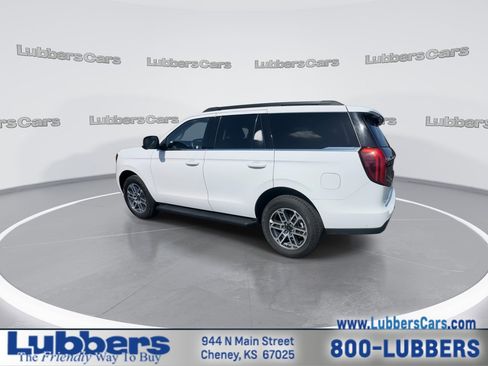 Used 2025 Ford Expedition Active AWD/4WD image 6