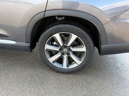 Used 2025 Honda Pilot Touring image 25