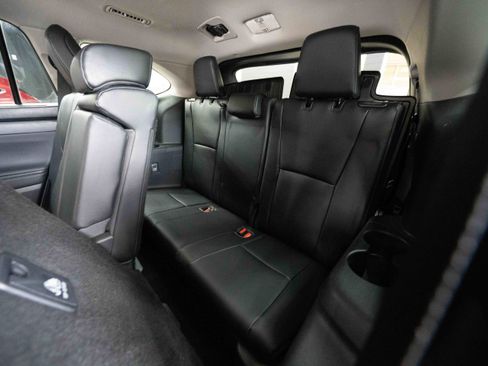 Used 2023 Toyota Highlander XLE image 24