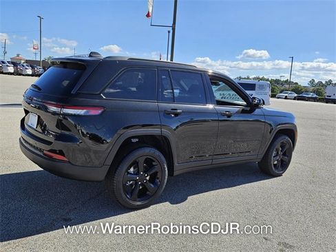 New 2025 Jeep Grand Cherokee Limited w/ Luxury Tech Group II image 14