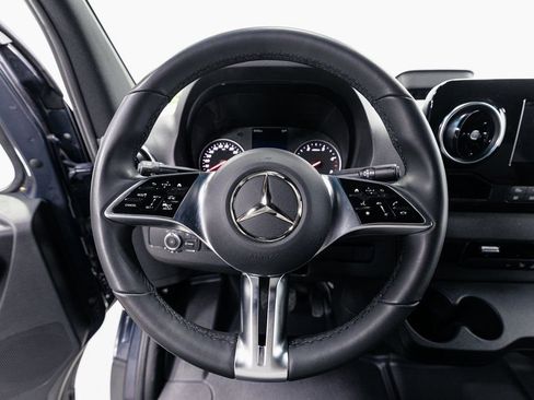 Used 2025 Mercedes-Benz Sprinter 2500 image 11