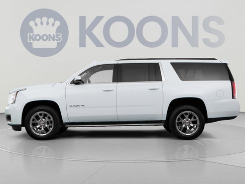 Used 2017 GMC Yukon XL SLT w/ Open Road Package AWD/4WD image 2