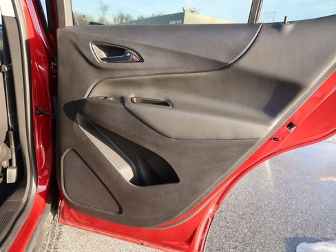 Used 2023 Chevrolet Equinox LT image 18