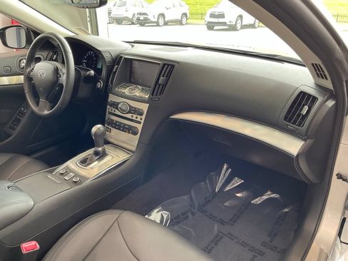 Used 2011 INFINITI G37 Convertible w/ Premium Pkg RWD image 18