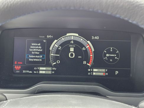 Used 2025 Toyota Tundra Platinum AWD/4WD image 17