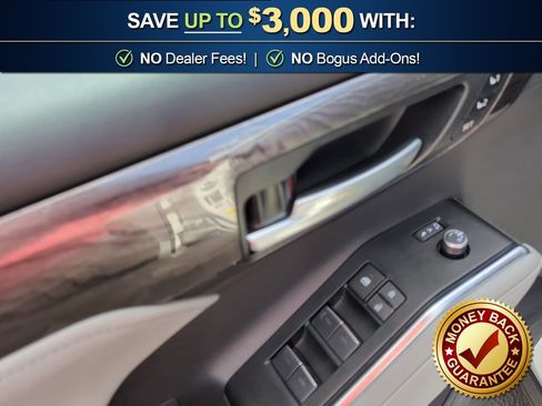 Used 2025 Toyota Highlander Limited image 16