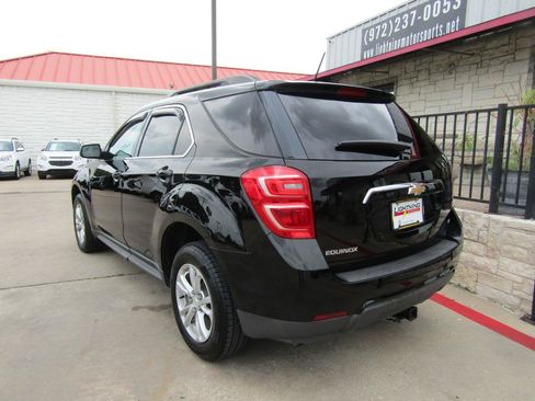 Used 2017 Chevrolet Equinox LT FWD image 3