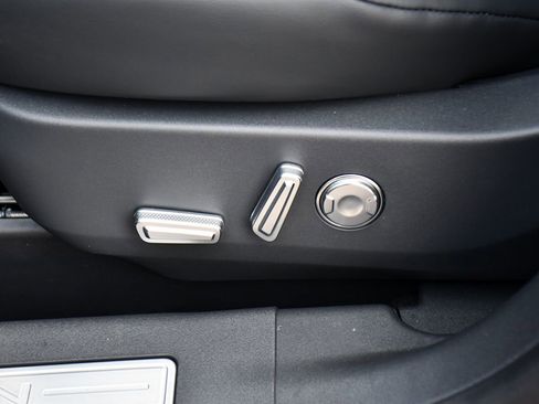 New 2026 Lincoln Nautilus Reserve w/ Jet Appearance Package image 14