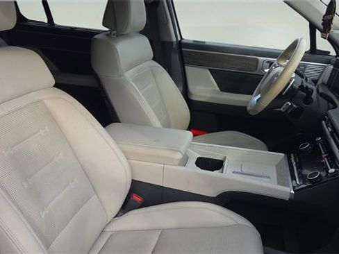 Used 2024 Hyundai Santa Fe Limited image 16