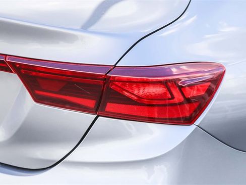 Used 2022 Kia Forte LXS image 10