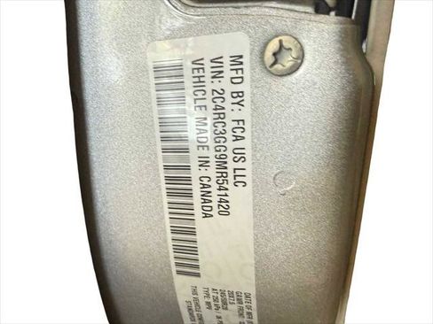 Certified 2021 Chrysler Pacifica Limited AWD/4WD image 35