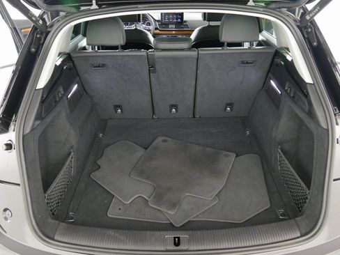 Used 2022 Audi Q5 2.0T Premium w/ Convenience Package image 32