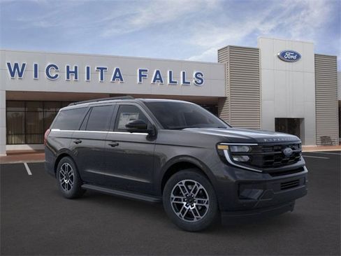 New 2025 Ford Expedition Active image 7