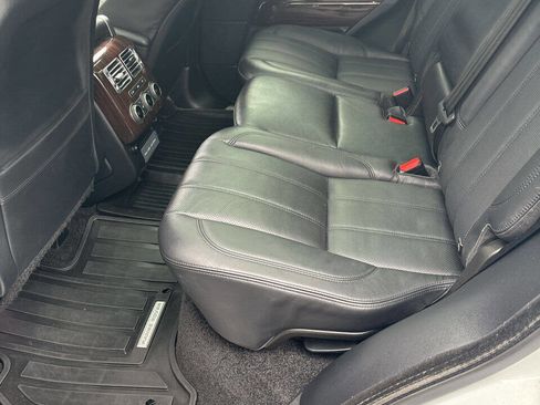 Used 2017 Land Rover Range Rover HSE image 34