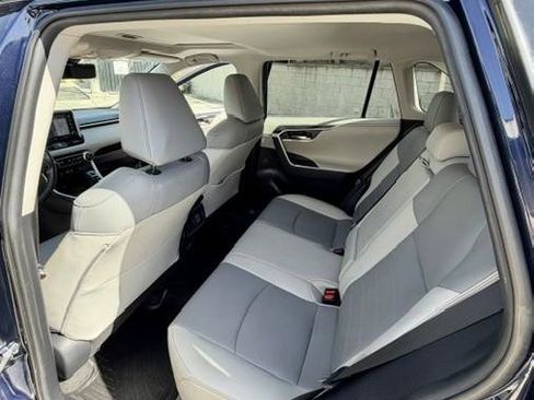 Used 2019 Toyota RAV4 Limited w/ Carpet Mat Package FWD image 12