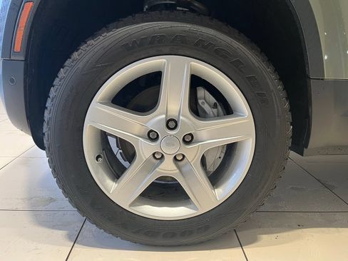 Certified 2022 Land Rover Defender 110 SE AWD/4WD image 13