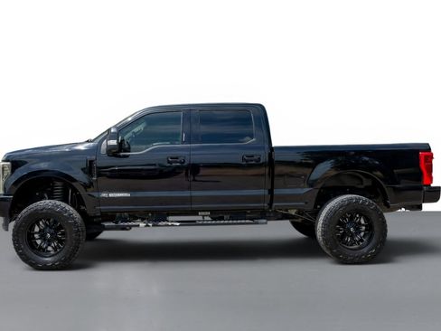 Used 2019 Ford F250 Lariat w/ Lariat Ultimate Package AWD/4WD image 9