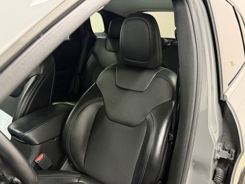 Used 2019 Jeep Cherokee Latitude Plus image 16