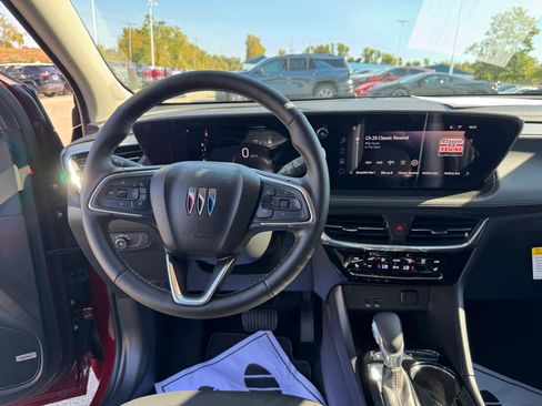 Used 2025 Buick Encore GX Avenir w/ Avenir Technology Package image 15