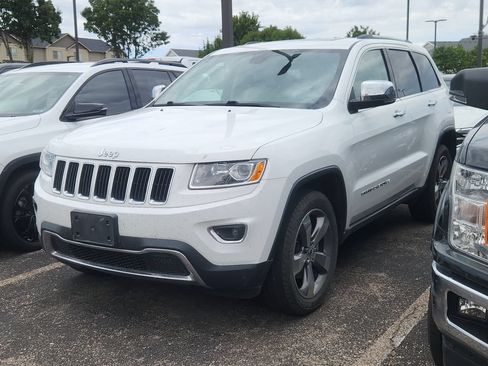 Used 2015 Jeep Grand Cherokee Limited w/ Trailer Tow Group IV AWD/4WD image 3