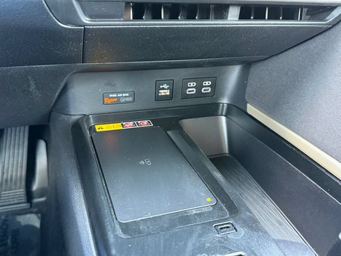 Used 2025 Toyota Camry LE FWD image 27