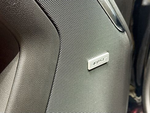 New 2025 GMC Yukon Denali w/ Denali Reserve Package image 17