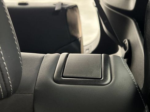 Used 2025 Mitsubishi Outlander SE FWD image 19