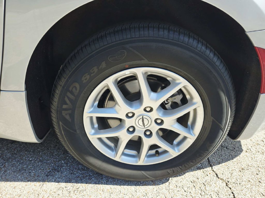 Used 2024 Chrysler Pacifica Touring-L FWD image 18