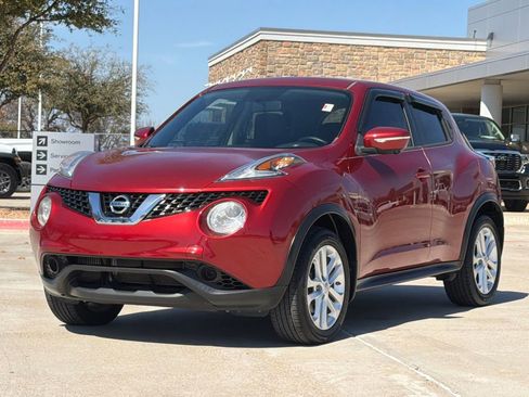 Used 2015 Nissan Juke SV w/ Technology Package image 3