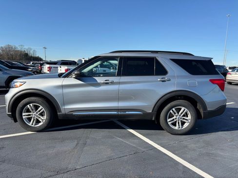 Used 2023 Ford Explorer XLT w/ Equipment Group 202A image 14