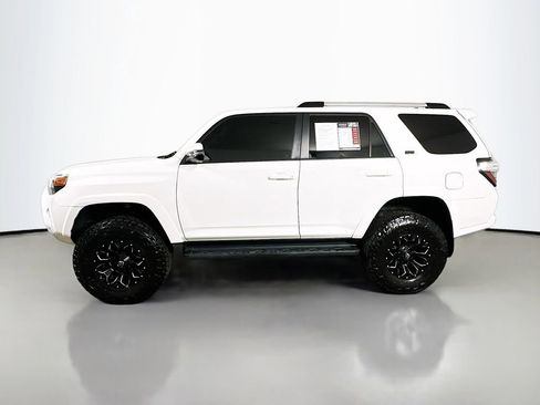 Used 2022 Toyota 4Runner SR5 Premium AWD/4WD image 5