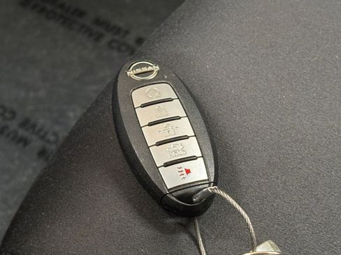 Used 2025 Nissan Altima 2.5 SV FWD image 21
