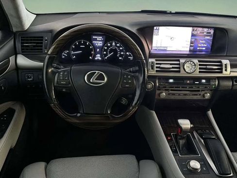 Used 2013 Lexus LS 460 L image 33