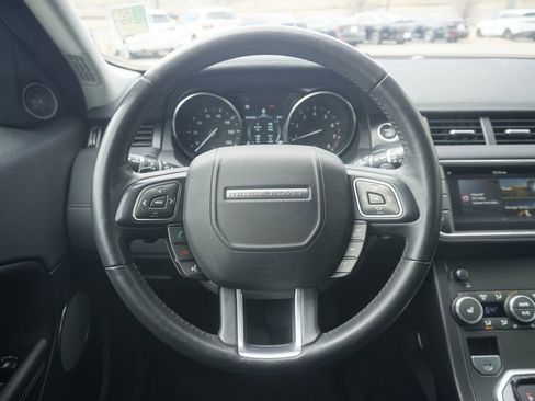 Used 2019 Land Rover Range Rover Evoque SE image 10