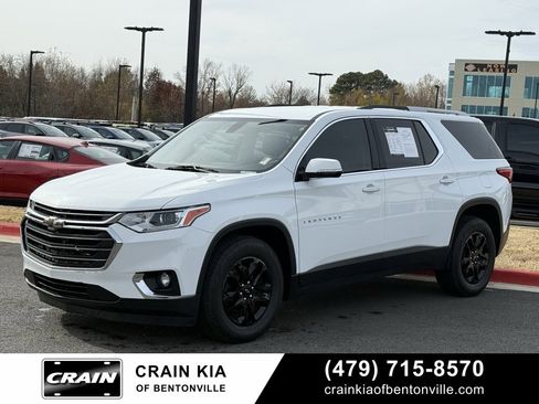 Used 2018 Chevrolet Traverse LT image 3